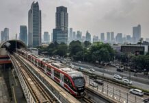 Mengapa sistem transportasi umum Jakarta sekarang berada di peringkat lebih baik daripada KL?